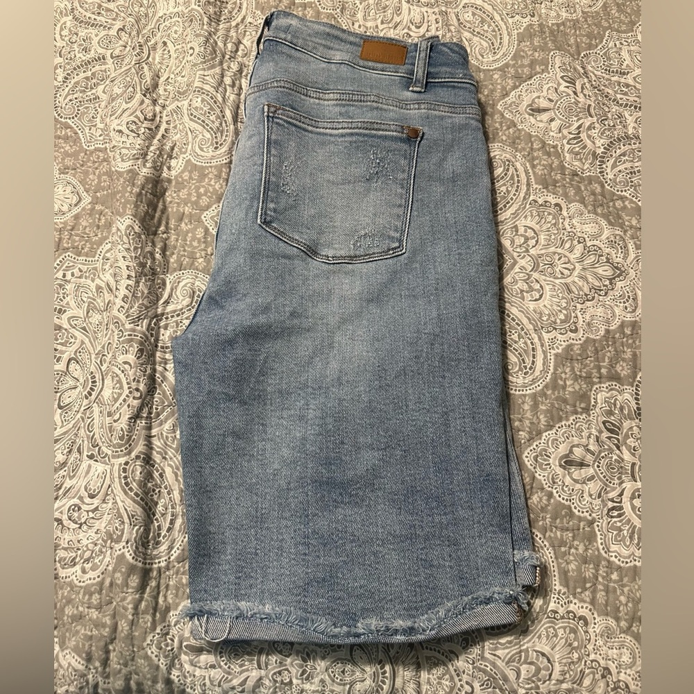 Judy blue Bermuda shorts